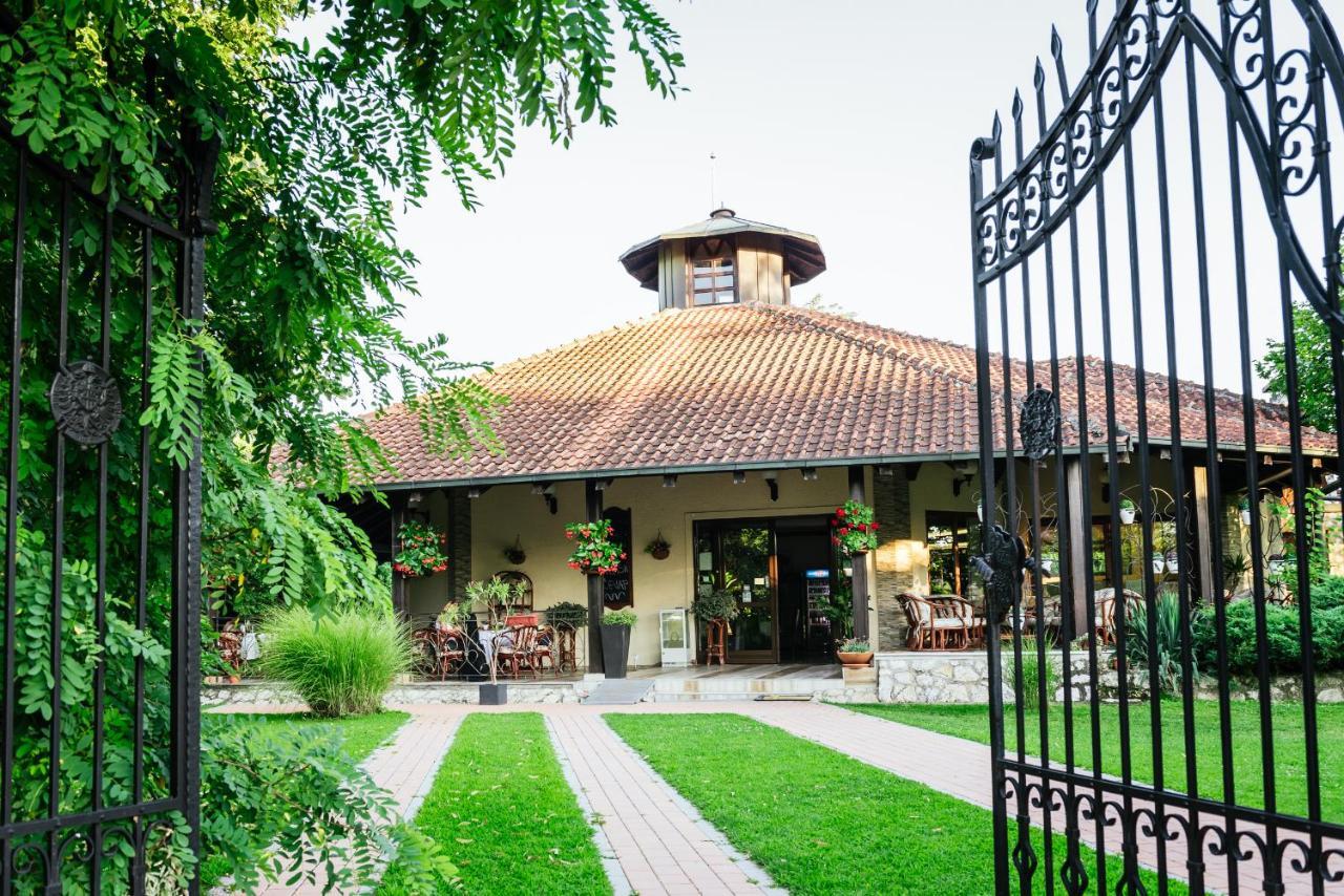 Atos Srebrno Jezero - Villa And Restaurant Veliko Gradište Εξωτερικό φωτογραφία